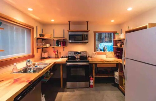 Juan de Fuca Electoral Area Cabin | Jordan River Coastal Cottage