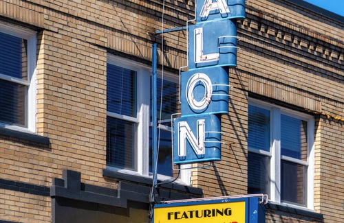 Belmont House | Joshua Tree Vibes in SE PDX - Local Bars & Food