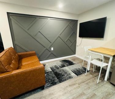 Hamilton House | Joshy's guest suite