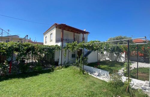 Skala Sotiros House | Josy Sun