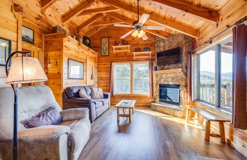 Gatlinburg - Pigeon Forge Cabin | Journey's End: Mountain View, Hot Tub,