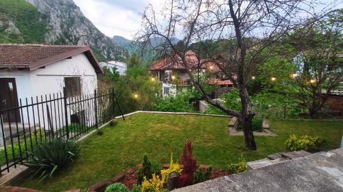 Dolna Matka House | Jovanov Residence - Remote & Accessible