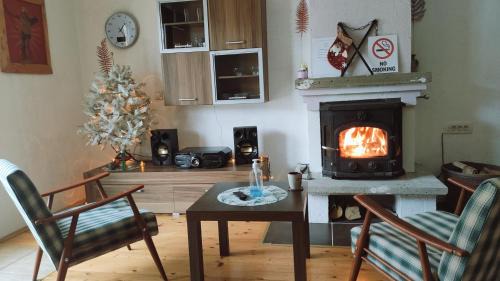 Dolna Matka House | Jovanov Residence - Remote & Accessible