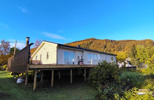 Lenvik Apartment | Jøvika Lodge In the heart of Mallangen
