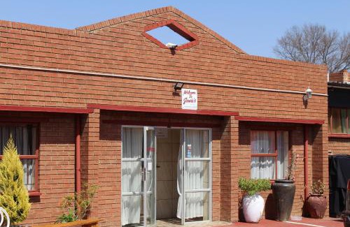 Lichtenburg Bed & Breakfast | Jowie's Guesthouse