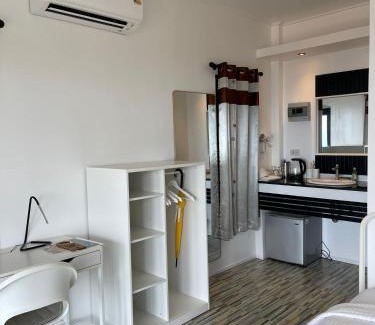 Haad Rin House | Joy Houses