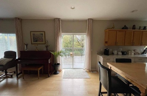 McMinnville House | JOY' Large Serene Creekside Home awaits you!