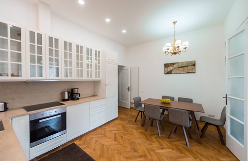 Centrul Vechi Apartment | Joy-of-Living in Piata Sfatului