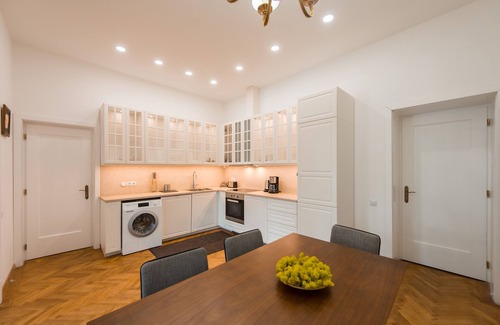 Centrul Vechi Apartment | Joy-of-Living in Piata Sfatului
