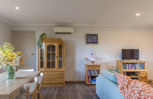 Romsey House | JoY's Guesthouse