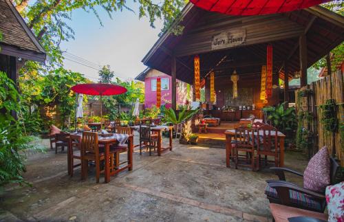 Chiang Mai Bed & Breakfast | Joy's House & Tour
