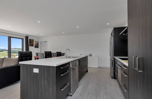 Cable Bay House | Joybel's Beach Retreat - Cable Bay Holiday Home