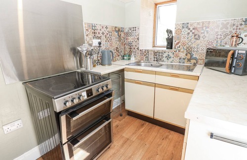 Fremington Cottage | JOYCES COTTAGE, 2 BROWN HILL, pet friendly, with a garden in Reeth