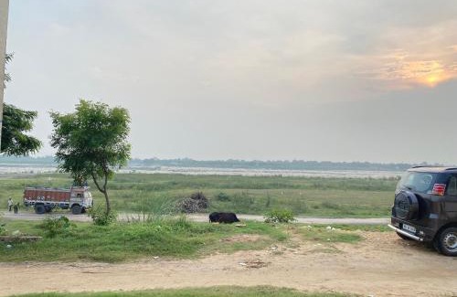 Ilam Bazar House | Joydev Padmavati Kutir