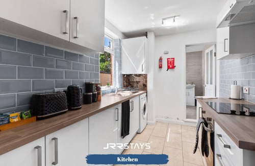 Nuneaton House | JRR Stays - Warwickshire - Nuneaton - CV10
