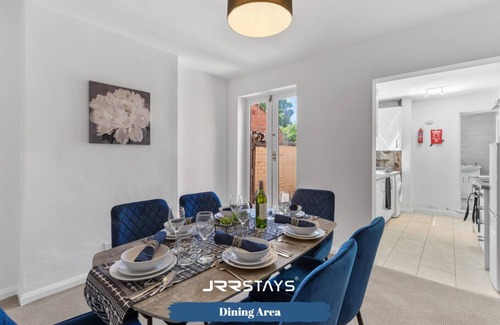 Nuneaton House | JRR Stays - Warwickshire - Nuneaton - CV10