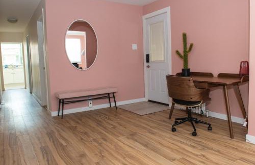 Ottawa Division Apartment | JstLikeHome - Old Town