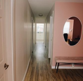 Ottawa Division Apartment | JstLikeHome - Old Town