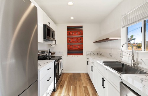 Joshua Tree House | JT Getaway 🌵🌙 Hot Tub, 10 Min Drive to Nat’l Park, Dogs Friendly!
