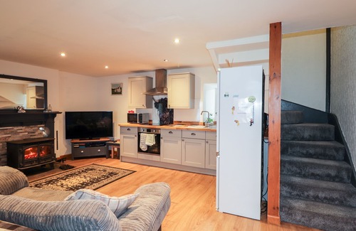 Uig Cottage | JUBILEE COTTAGE, pet friendly, country holiday cottage in Uig