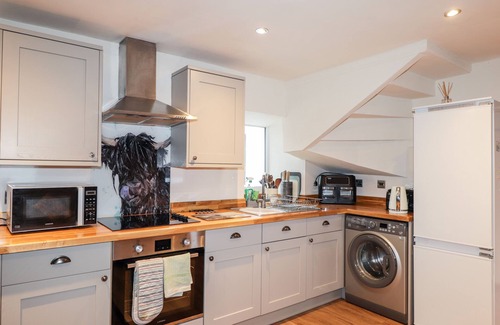 Uig Cottage | JUBILEE COTTAGE, pet friendly, country holiday cottage in Uig