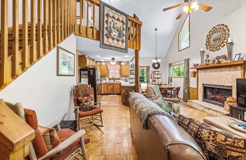 Sautee Nacoochee Cottage | Jubilee Creekside Cottage – Enjoy the Creek, Hot Tub and Outdoor Fire Pit