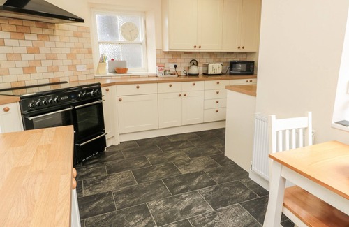 Embleton House | JUBILEE HOUSE, pet friendly, with a garden in Embleton