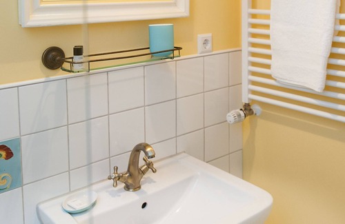 Oberderdingen Apartment | Jugendstil - Doppelzimmer mit WC und Dusche