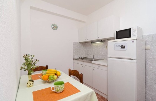 Polace Apartment | Jugo One Bedroom Apartment with Balcony and Sea View