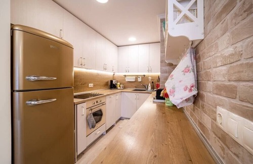 Odesos Apartment | Julia Central Apartment