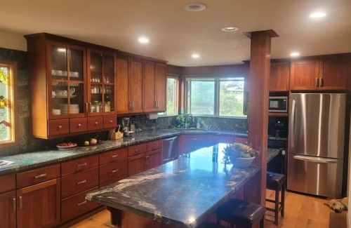 Julian House | Julian's Red Fox Retreat - Hot Tub/Dogs Welcome!