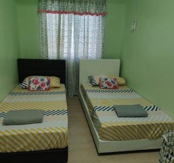 Masjid Tanah Apartment | Juliana Homestay - 1st Floor Shoplot
