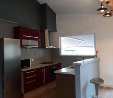 Saint-Bonnet-sur-Gironde Apartment | Julie