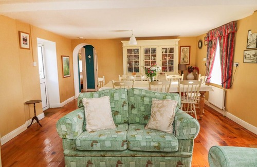 Castleisland Cottage | JULIE'S COTTAGE, pet friendly in Castleisland, County Kerry