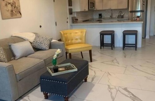 Inner Circle House | JULIE'S PLACE