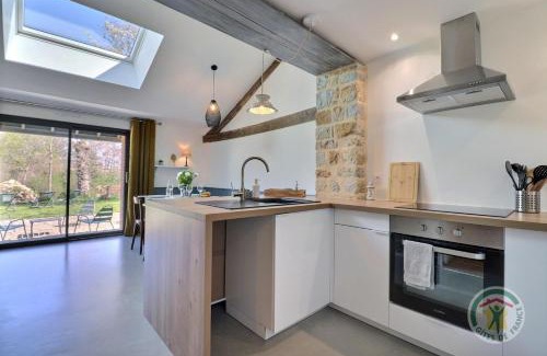 Saint-Georges-de-Chesne House | Juliette