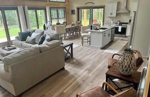 Bethel Cabin | July 4th week! Riverfront paradise!