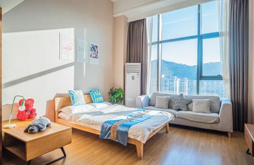 Xihu Apartment | July Apartment