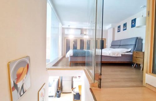 Xihu Apartment | July Apartment