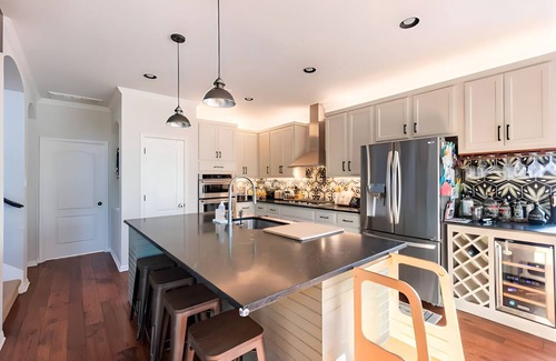 West Oak Hill House | July-Aug ‘25 Available pet-friendly family home!