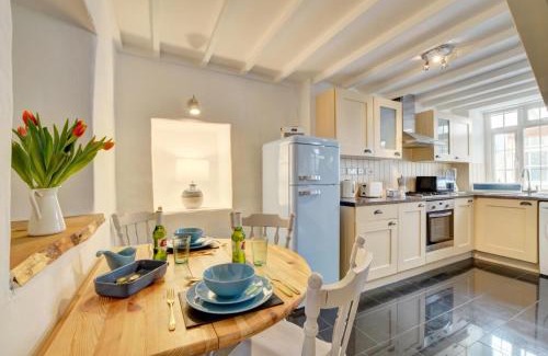 West Down House | July Cottage