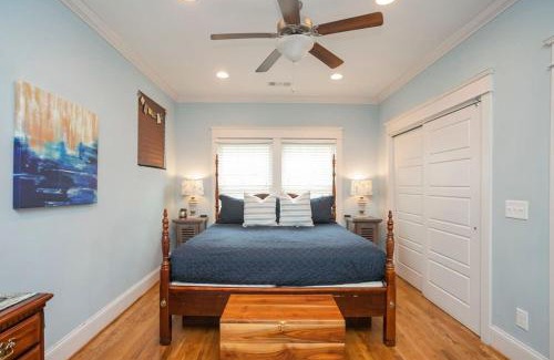 Inglewood House | July Discount! Cottage Close to Downtown, Yard