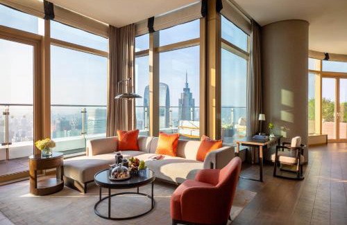 Zhujiang New Town Hotel | Jumeirah Guangzhou - Complimentary Shuttle Bus to Canton Fair Complex