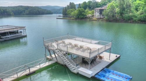 Necowa Cove House | Jump Right In