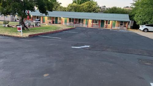 Altaville Hotel | Jumping Frog Motel