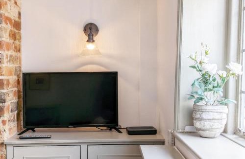 Bognor Regis House | June Cottage