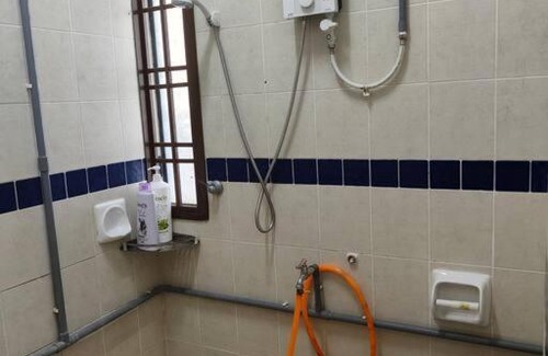 Ulu Tiram House | June's Homestay@ Puteri Wangsa near Aeon & IKEA