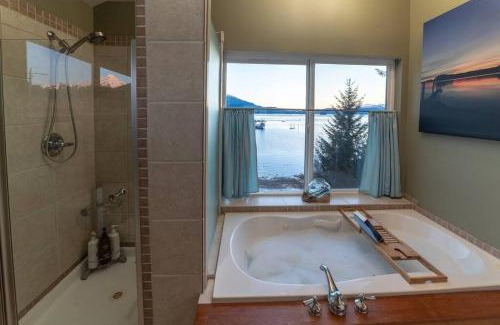 Juneau House | Juneau Oceanfront Home Overlooking Auke Bay