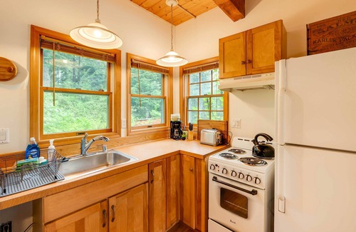 Juneau Cottage | Juneau Vacation Home: Stunning View + Beach Access