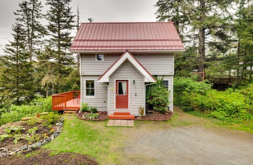 Juneau House | Juneau Vacation Home Stunning View and Beach Access